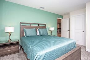 Fantastic Eight Bedrooms SF w/ Screened Pool at Storey Lake Resort 288