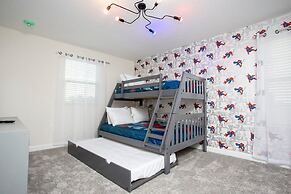 Fantastic Eight Bedrooms SF w/ Screened Pool at Storey Lake Resort 288