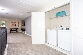 Fantastic Eight Bedrooms SF w/ Screened Pool at Storey Lake Resort 288