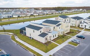 Fantastic Eight Bedrooms SF w/ Screened Pool at Storey Lake Resort 288