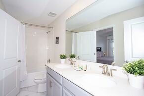 Fantastic Eight Bedrooms SF w/ Screened Pool at Storey Lake Resort 288