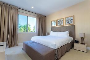 Gorgeous 4 Bd Close to Disney @ Magic Village 3114