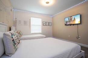 Gorgeous 4 Bd w/ Pool @ Storey Lake Resort 2653