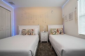 Gorgeous 4 Bd w/ Pool @ Storey Lake Resort 2653