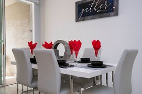 Gorgeous 4 Bd w/ Pool @ Storey Lake Resort 2653