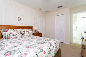 Gorgeous 4 Bedroom w/ Pool Close to Disney 920