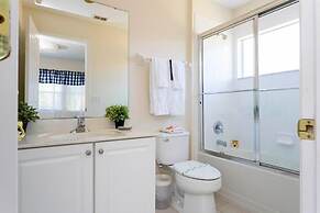 Gorgeous 4 Bedroom w/ Pool Close to Disney 920