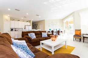 Gorgeous 4 Bedroom w/ Pool Close to Disney 920