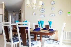 Gorgeous 4 Bedroom w/ Pool Close to Disney 920