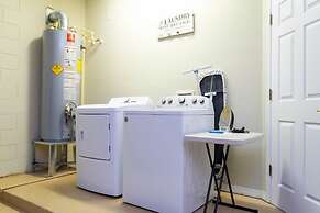 Gorgeous 4 Bedroom w/ Pool Close to Disney 920