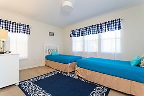 Gorgeous 4 Bedroom w/ Pool Close to Disney 920