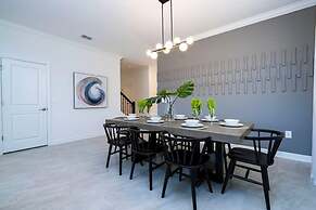 Gorgeous 5Bd Screened Pool at Champions Gate 1125