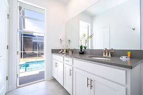 Gorgeous 5Bd Screened Pool at Champions Gate 1125