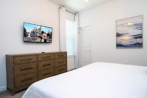 Gorgeous 5Bd Screened Pool at Champions Gate 1125