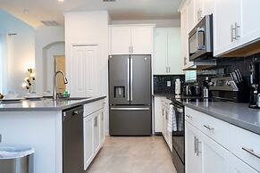 Gorgeous 5Bd Screened Pool at Champions Gate 1125