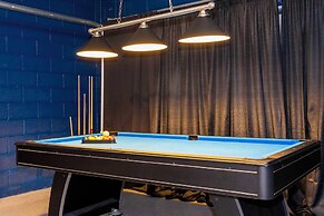 Marvelous 7 Bd w/ Pool Close to Disney @ Solterra 6086