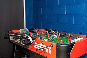 Marvelous 7 Bd w/ Pool Close to Disney @ Solterra 6086