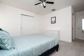 Splendid 4Bd Close to Disney @ Holly Village 132