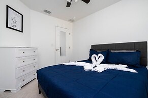 Splendid 4Bd Close to Disney @ Holly Village 132