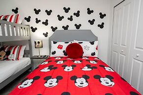 Stunning 4 Bd Close to Disney @ Storey Lake 2569