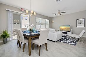 Stunning 4 Bd w/ GameRoom Close to Disney 5110