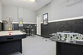 Stunning 4 Bd w/ GameRoom Close to Disney 5110