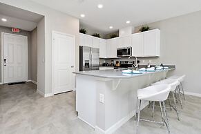 Stunning 4 Bd w/ GameRoom Close to Disney 5110