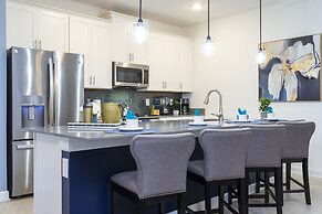 Stunning 4 Bd w/ Pool Close to Disney at Champions Gate 1158