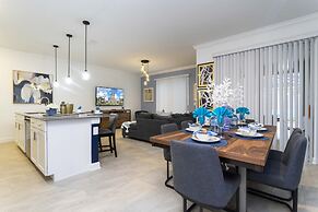 Stunning 4 Bd w/ Pool Close to Disney at Champions Gate 1158