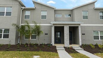 Stunning 4 Bd w/ Pool Close to Disney at Champions Gate 1158