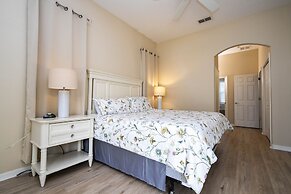 Stunning 5 Bd Home w/ Pool Close to Disney 7420