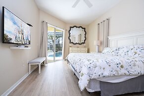 Stunning 5 Bd Home w/ Pool Close to Disney 7420