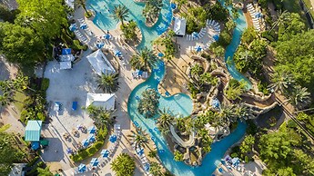 Stunning 5 Bd Home w/ Pool Close to Disney 7420