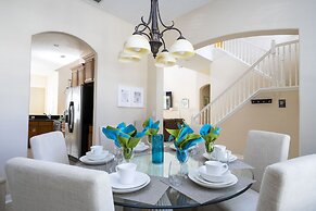 Stunning 5 Bd Home w/ Pool Close to Disney 7420