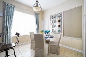 Stunning 5 Bd Home w/ Pool Close to Disney 7420