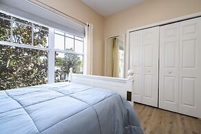 Stunning 5 Bd Home w/ Pool Close to Disney 7420