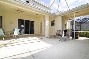 Stunning 5 Bd Home w/ Pool Close to Disney 7420