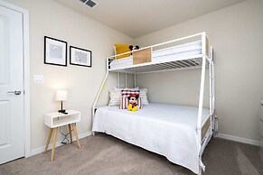 Stunning 5Bd w/ Pool @ Windsor Island Resort 3814