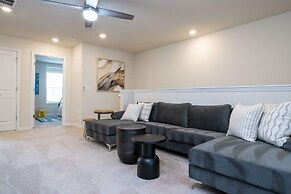 Stunning 5Bd w/ Pool @ Windsor Island Resort 3814