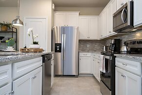 Stunning 5Bd w/ Pool @ Windsor Island Resort 3814