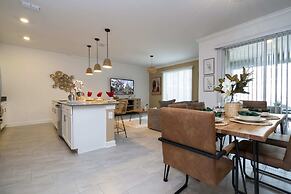 WonderFull 4Bd with Pool at Champions Gate 1174