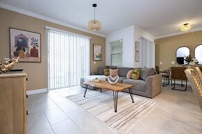 WonderFull 4Bd with Pool at Champions Gate 1174