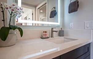 Modern & Polished Oceanfront Vistas