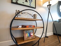 Modern & Polished Oceanfront Vistas