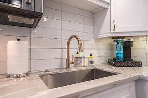 Modern & Polished Oceanfront Vistas