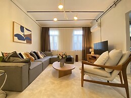 Chic Flat 5 min to Galata Tower in Istiklal Ave