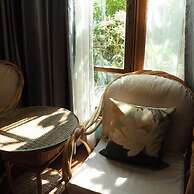 Rich Garden House Hotel