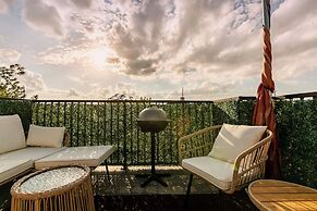 Montrose Lodge by Dunyha