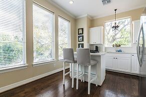 Montrose Lodge by Dunyha