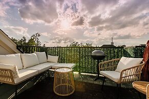 Montrose Lodge by Dunyha